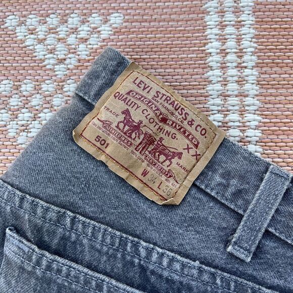 VTG 80s Levis 501 Jeans Mens 32 x 35 Dark Gray Made in USA Button Fly Denim - Picture 4 of 12
